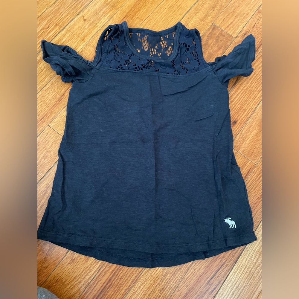 Dressy shirt used lightly, very good condition